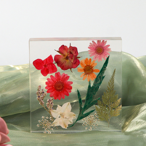 Home Decoration Craft Acrylic <b>Paperweight</b> with Real Flower Inside Dried Flowers Art Resin <b>Paperweight</b> - Product Image 2