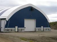 Hangar préfabriqué en acier résistant au vent léger, abri moto, atelier, entrepôt, salle de soudage, découpe et pliage à vendre