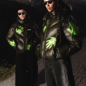 Piumino da Uomo Invernale di Design con Cappuccio e Logo Stampato Personalizzato, Giacca Puffer Streetwear Oversize Antivento Riscaldata che Cambia Colore - Product Image 6