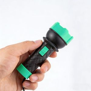 ไฟฉาย LED พกพาขนาดเล็ก ใช้ถ่าน AA แบบเปลี่ยนได้ วัสดุ ABS กันน้ำระดับ IP65 พกพาสะดวก เหมาะสำหรับตั้งแคมป์และหอพักนักเรียน พร้อมพวงกุญแจ - Product Image 2