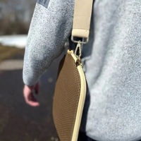 Sac de pickleball design de qualité supérieure avec bandoulière, idéal pour le tennis, personnalisable avec logo, pochette de protection pour raquette, tendance et populaire