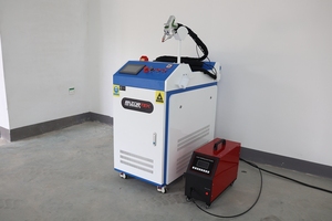 เครื่องเชื่อมเลเซอร์ 5 in 1 แบบมือถือ ไฟเบอร์เลเซอร์ Raycus 2KW 3KW พร้อมแบตเตอรี่ สำหรับเชื่อม ตัด ทำความสะอาด และทำความสะอาดรอยเชื่อม - Product Image 4