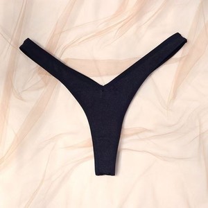 String sexy pour femmes de style européen et américain, culotte en coton respirante sexy sans couture de couleur unie à taille basse en forme de Y - Product Image 1