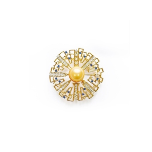 [Salon international de bijoux de Hong Kong] Broche tendance Urban Radiance avec accent de perle dorée pour un style sophistiqué au quotidien - Product Image 1