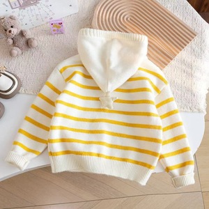 Cardigan en tricot acrylique à capuche pour filles, collection Automne/Hiver 2026, avec décoration étoile, chic et polyvalent, à simple boutonnage - Product Image 3