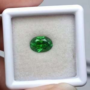 Dong Shi Gemstone Natural Tsavorite Gems en venta - Product Image 1
