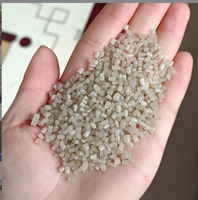 Les fabricants fournissent des particules de plastique recyclé LDPE