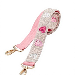 Sangle de sac à main brodée fantaisie en forme de cœur rose, faite à la main, avec crochets dorés, de haute qualité et multicolore, idéale pour les mariages et les fêtes, pour femme. - Product Image 1