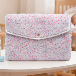 Sac à langer pliable coloré à pois pour bébé, idéal pour maman et papa - Product Image 4