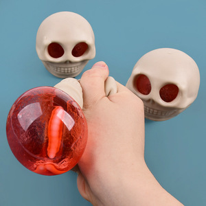 Unisex Halloween <span class=keywords><strong>Skull</strong></span> Bóp Đồ Chơi Vui Prank Lừa Cho Trẻ Em Người Lớn Nước Worm Thiết Kế Cho 5-7 Năm Bán Buôn Căng Thẳng Cứu Trợ Đồ Chơi - Product Image 4
