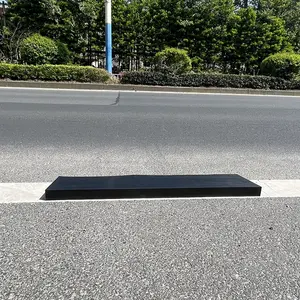 40mm Hot Selling Uphill Anti-Skid Triangle Car Threshold Rubber Road Ramp Diveway Curb Ramp