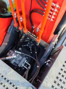 Chargeuse sur pneus robuste Iron Giant 25T, moteur Cummins puissant, conception silencieuse, adaptée aux chantiers, grande benne 1,35 m³ - Product Image 5
