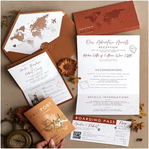 Tarjeta de invitación de boda de proveedor dorado de colores personalizados pasaporte con sello de cera
