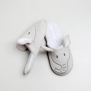 Nuevo estilo Otoño e Invierno mujeres y hombres Zapatillas <span class=keywords><strong>de</strong></span> casa <span class=keywords><strong>de</strong></span> interior elefante <span class=keywords><strong>de</strong></span> orejas grandes zapatillas <span class=keywords><strong>de</strong></span> suela TPR antideslizantes silenciosas - Product Image 2