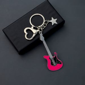 Llavero Creativo con Forma de Guitarra, Colgante de Corazón y Estrella, Estilo Y2K, Amuleto de Moda, Regalo Popular para Decoración Diaria - Product Image 5