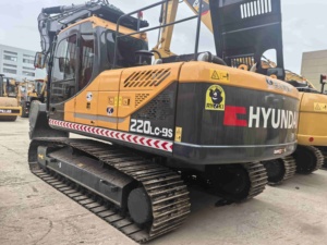 Excavatrice sur chenilles Hyundai R220-9S d'occasion, 21,9 tonnes, avec moteur Cummins, hydraulique HYUNDAI, 100-3000 heures, construction durable - Product Image 4