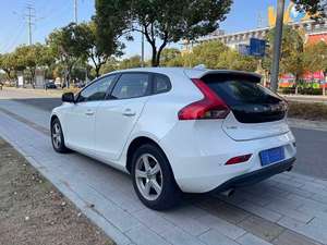 Vente en gros de voitures d'occasion <span class=keywords><strong>VOLVO</strong></span> <span class=keywords><strong>V40</strong></span> 2016, boîte de vitesses automatique, conduite à gauche, sièges en cuir, caméra arrière, voitures d'occasion à <span class=keywords><strong>vendre</strong></span> - Product Image 4