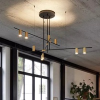 Nouvel arrivage de lustre linéaire moderne simple en laiton et cuivre de style nordique éclairage de table d'îlot de cuisine noir pour un restaurant