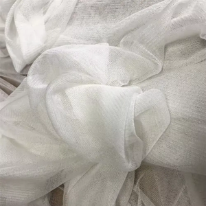 Tissu de Tulle de soie de maille de la lumière douce transparente mince 100% pour le <span class=keywords><strong>voile</strong></span> de mariage élégant de l'usine - Product Image 3