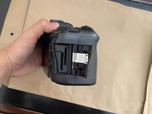 Appareil photo hybride plein format Canon EOS R6 d'occasion, boîtier seul, bon prix, caméra vidéo professionnelle 4K - Product Image 2