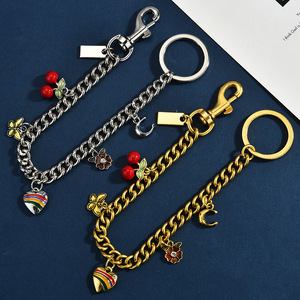 Llavero Dorado Vintage, Cadena <span class=keywords><strong>para</strong></span> Bolso y Extensor <span class=keywords><strong>de</strong></span> Correa, Accesorio Decorativo Versátil <span class=keywords><strong>para</strong></span> Bolsos, Carteras y Jeans - Product Image 1