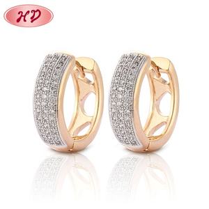 Boucles d'oreilles Huggies CZ en pierre blanche et plaqué or 18 carats pour femmes - Product Image 1