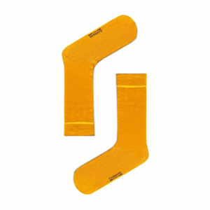 Chaussettes sportives personnalisables à logo, couleur pastel moutarde, mi-mollet et hautes, anti-bactériennes et respirantes, imprimées pour l'été - Product Image 2