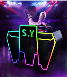Support de <span class=keywords><strong>stand</strong></span> de façade de <span class=keywords><strong>DJ</strong></span> en acrylique avec table de bar mobile à lumière LED RVB pour les boîtes de nuit et les fêtes - Product Image 3