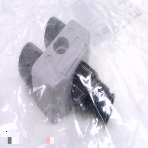 Neuer und Originaler E11562 Y-SPLITTER 220793 SPS-Programmiersteuerung - Product Image 1