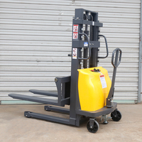 Chine Offres Spéciales 1ton 1.5ton 2ton 3 mètres empileur semi électrique main entraînement manuel de levage de batterie chariot élévateur chariot élévateur