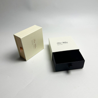 Emballage cadeau en carton personnalisé avec logo pour bijoux, finition mate, dorure à chaud, boîte à tiroir coulissant en éponge UV pour bracelet, collier, bague