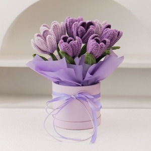 Ramo de Tulipanes Personalizado en Cubo, Regalo para Mejor Amiga, Cumpleaños, Día de la Madre, Flores Hechas a Mano, Ramo de Flores Tejidas - Product Image 6