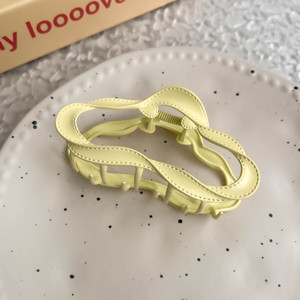 Pinza para el pelo de nube de colores al por mayor, a la moda, hueca, con diseño de tiburón, accesorio antideslizante para el cabello para mujeres y niñas - Product Image 6
