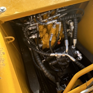 รถขุดไฮดรอลิกแบบตีนตะขาบ Sany Sy155 มือสอง ขนาด 15.5 ตัน ได้รับการรับรองมาตรฐาน CE เครื่องยนต์ Isuzu ปั๊มคุณภาพดี ราคาดี - Product Image 6