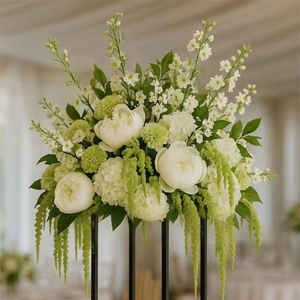 Centro <span class=keywords><strong>de</strong></span> <span class=keywords><strong>Mesa</strong></span> Artificial con Bola <span class=keywords><strong>de</strong></span> Flores Blancas y Verdes Estilo Jardín <span class=keywords><strong>de</strong></span> Moda <span class=keywords><strong>para</strong></span> Decoración <span class=keywords><strong>de</strong></span> Bodas - Product Image 1