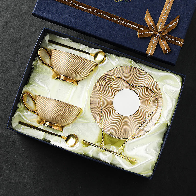 2 cups 2 saucers 2 scoops with cup holder gift box