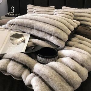 Vendita Diretta dal Produttore: Set di Quattro Pezzi in <span class=keywords><strong>Velluto</strong></span> di Latte Spesso e Caldo per Lenzuola e Copripiumini Matrimoniali - Product Image 4