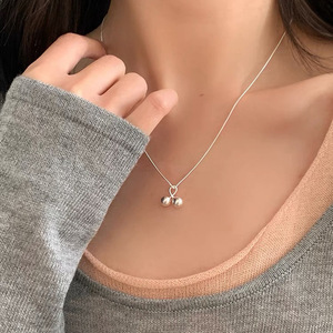 Collar con colgante de cereza de plata S925, estilo coreano minimalista, cadena para clavícula, regalo para mujer, joyería de moda. - Product Image 1