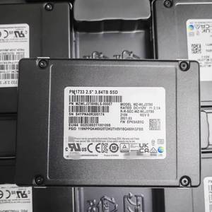 PM1743 MZWLO15THBLA-00A07 15.36TB PCIe 5.0 NVMe Enterprise U.2 SSD ขนาด 2.5 นิ้ว สำหรับเซิร์ฟเวอร์ - Product Image 3