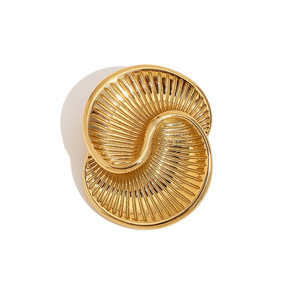 女性用<span class=keywords><strong>2025</strong></span>新しいファッション幾何学的ハートホタテブローチラグジュアリー18Kゴールドステンレスメッキ楕円形パターン - Product Image 6