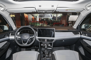 Miglior Offerta 2024 V W Bora 280TSI DSG Comfortline Berlina Compatta con Bagagliaio per Guidatori Principianti Auto per Pendolari Urbani Auto Usate - Product Image 3