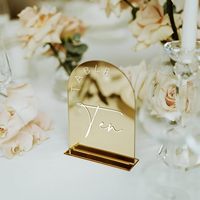 Goldene Verspiegelte Bogen-Tischnummern mit Ständern 1-10, 5x7 Zoll Acryl-Bogenschild mit Halter, Goldene Acryl-Tischnummern