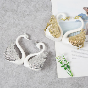 Gold And Silver Swan Cake Toppers Plastic Elegant Wedding Birthday Party Decorations - Product Image 3