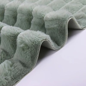 Nhà Máy Bán Buôn Hình Vuông Mô Hình In Ấn 100 Polyester Bán Buôn PV Sang Trọng Faux Thỏ Lông Vải Cho Hàng May Mặc - Product Image 2