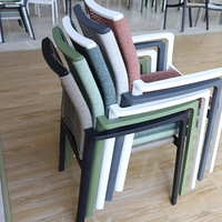 Fauteuil de jardin moderne avec dossier et assise en maille, imperméable, en plastique, avec accoudoirs