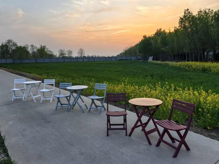 Outdoor Folding Table Modern Classical Elegant Decorative Outdoor ...