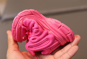 Venta al por mayor de zapatos deportivos de baloncesto para niños tendencia de moda bebé niña calzado para correr barato niños de cuero Casual zapatilla de deporte niños - Product Image 5