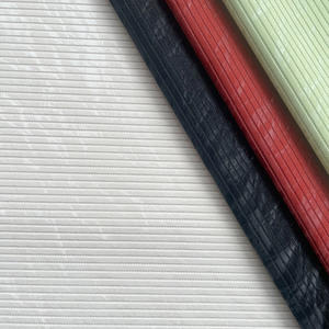 Cuero Sintético de PVC con Textura Acanalada Vertical en Tonos Pastel, Acabado Suave y Brillante, con Patrón de Líneas Discontinuas para Mochilas Decorativas - Product Image 2