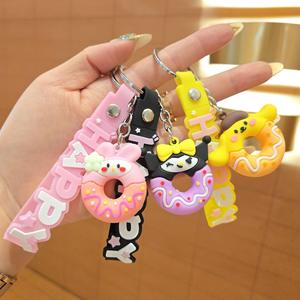 批发可爱定制软聚氯乙烯橡胶钥匙扣带腰带三里奥库罗米凯蒂甜甜甜圈系列塑料3D钥匙扣玩具 - Product Image 4