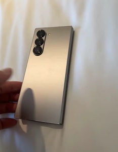 Téléphone portable pliable Z Fold6 en bon état, smartphone débloqué - Product Image 1
